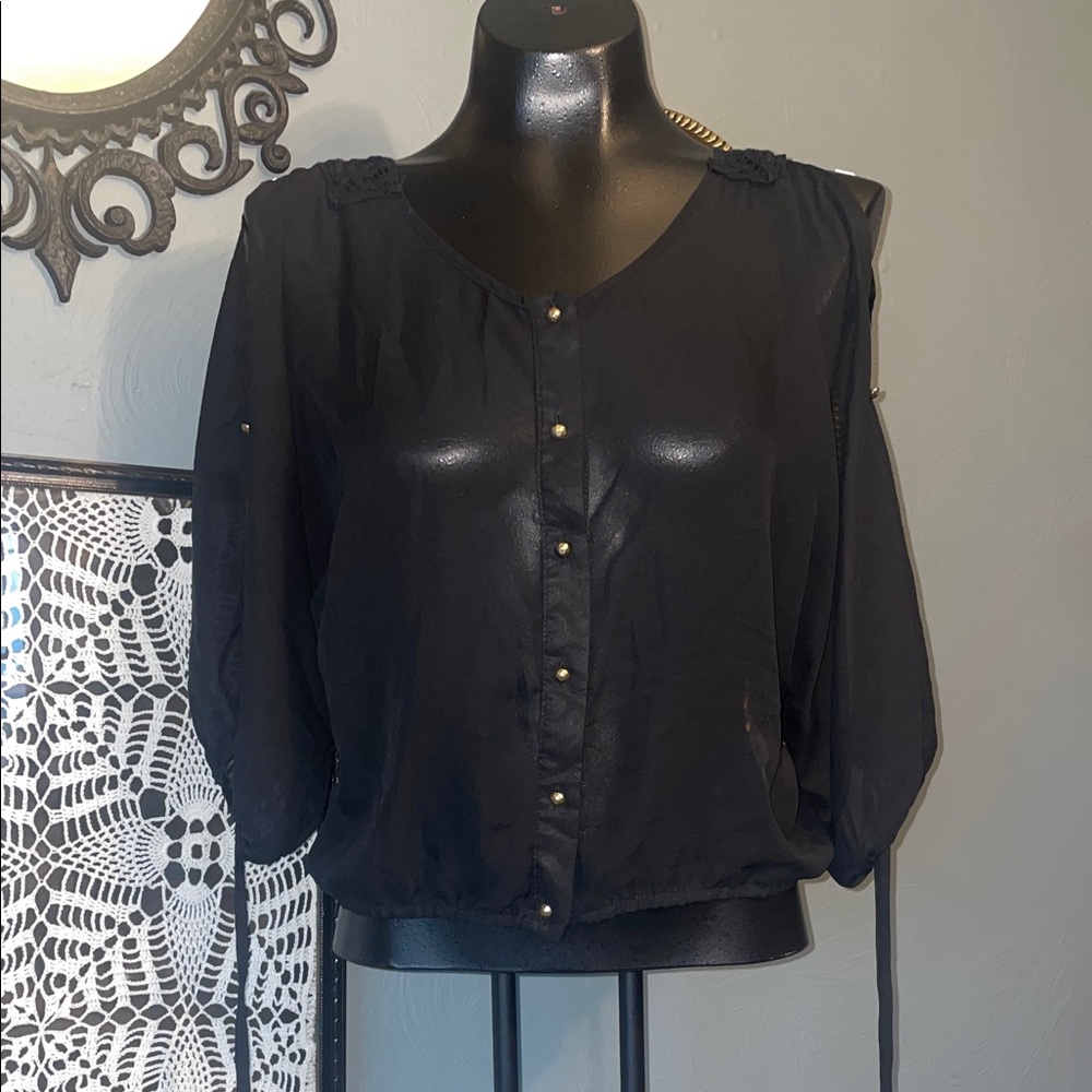 BONGO Black Button-Front Cold-Shoulder Blouse